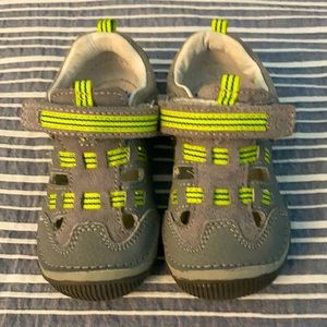 Stride rite leather sandals sz 7 toddler